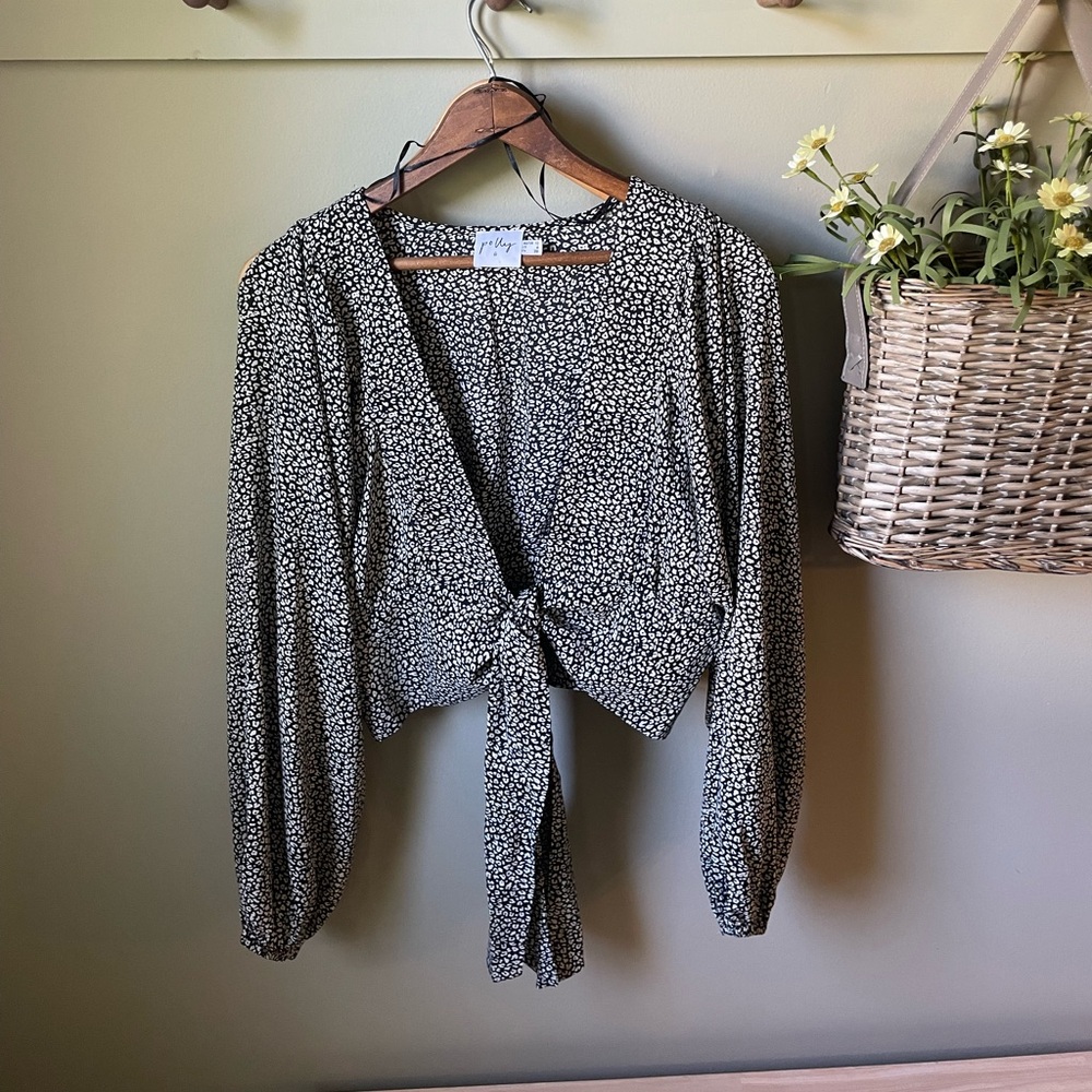 Princess Polly Black and Tan Tie up Shirt